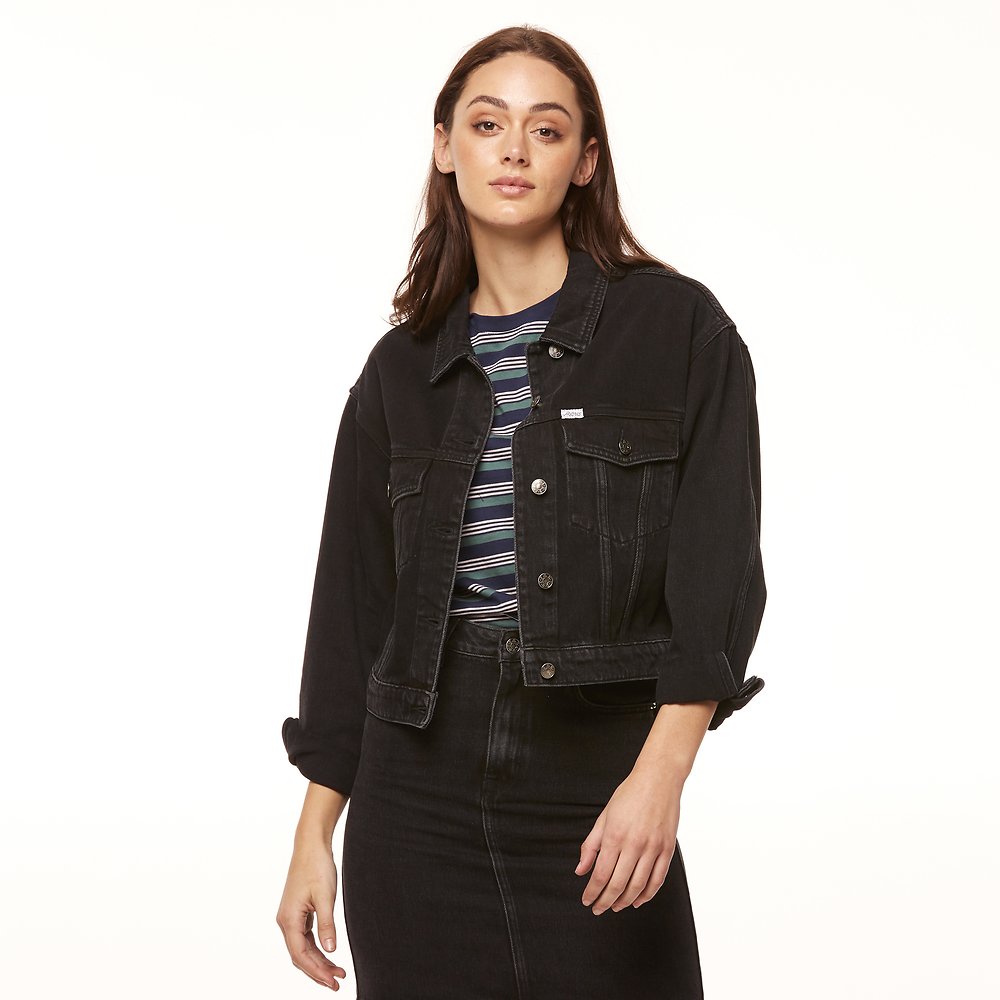 Image of Riders By Lee Beat Black CINDY CROPPED TRUCKER // BEAT BLACK